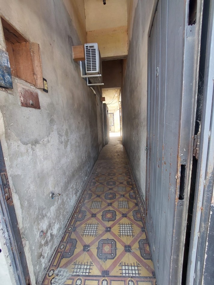 CASA + 2 LOCALES AL FRENTE EN BARRIO SUR