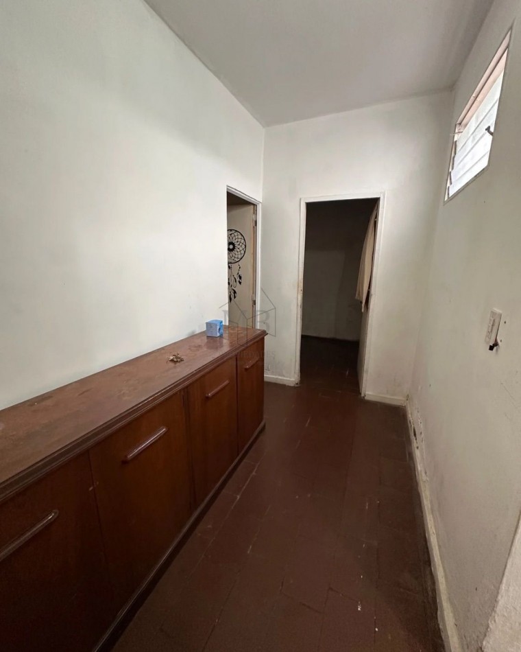 Local comercial al frente en calle La Rioja 2800