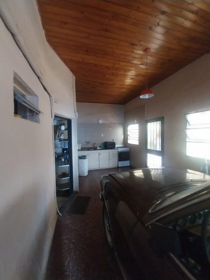 CASA AL FRENTE EN BARRIO SARGENTO CABRAL