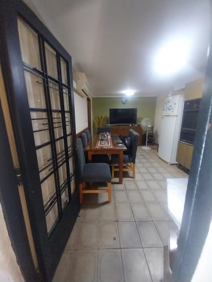 CASA AL FRENTE EN BARRIO SARGENTO CABRAL