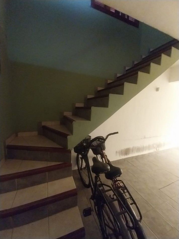 CASA DE 5 DORMITORIOS Y 3 BAÑOS