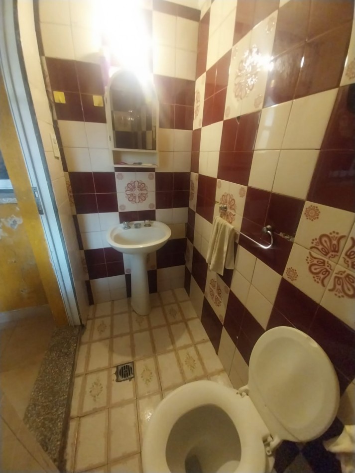 CASA DE 5 DORMITORIOS Y 3 BAÑOS