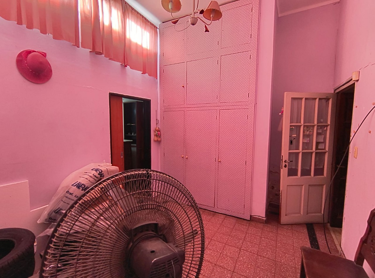 VENTA DE CASA AL FRENTE EN ZONA SUR