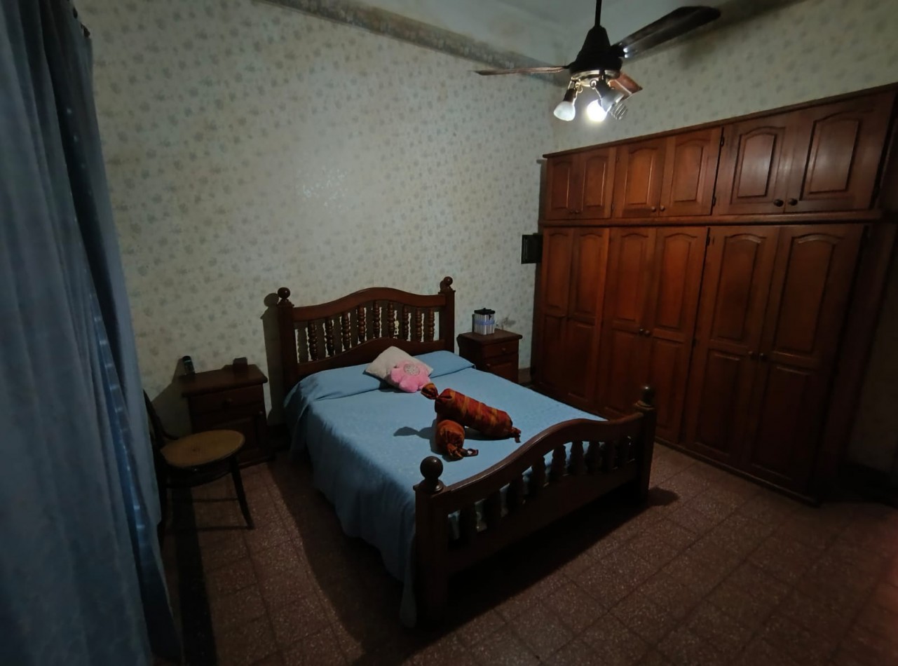 VENTA DE CASA AL FRENTE EN ZONA SUR