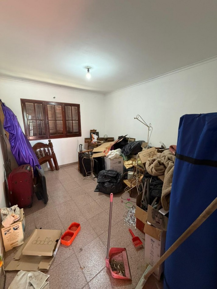 CASA DE 5 DORMITORIOS Y 3 BAÑOS