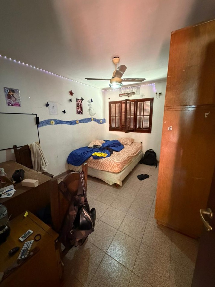 CASA DE 5 DORMITORIOS Y 3 BAÑOS