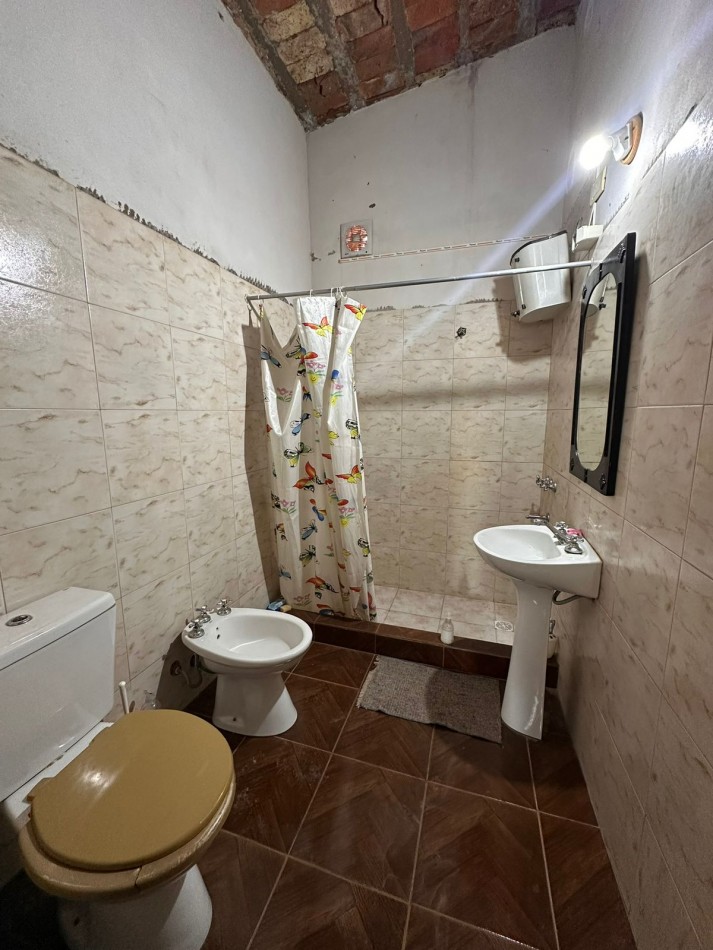 CASA CON LOCAL EN ZONA NORTE