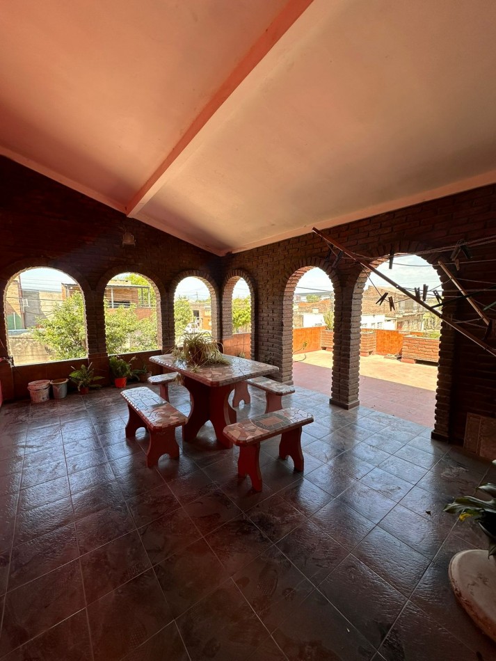 CASA CON LOCAL EN ZONA NORTE