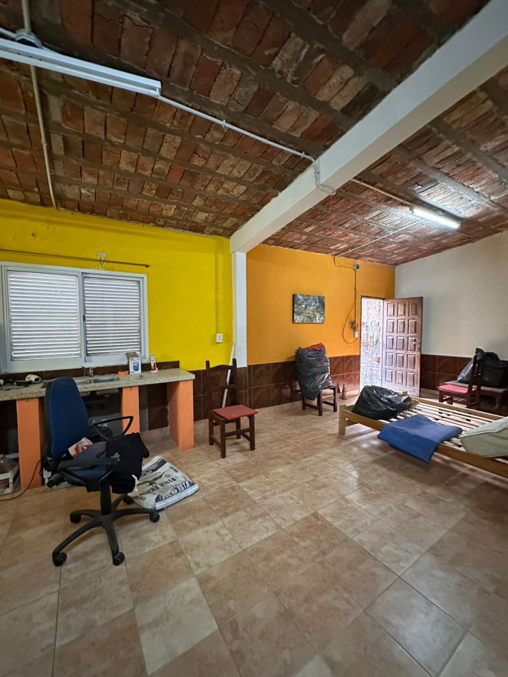 CASA CON LOCAL EN ZONA NORTE