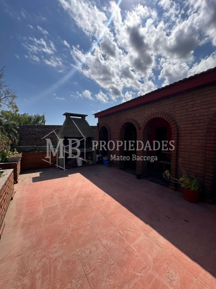 CASA CON LOCAL EN ZONA NORTE