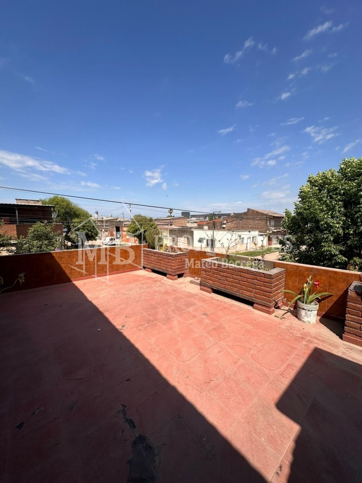 CASA CON LOCAL EN ZONA NORTE
