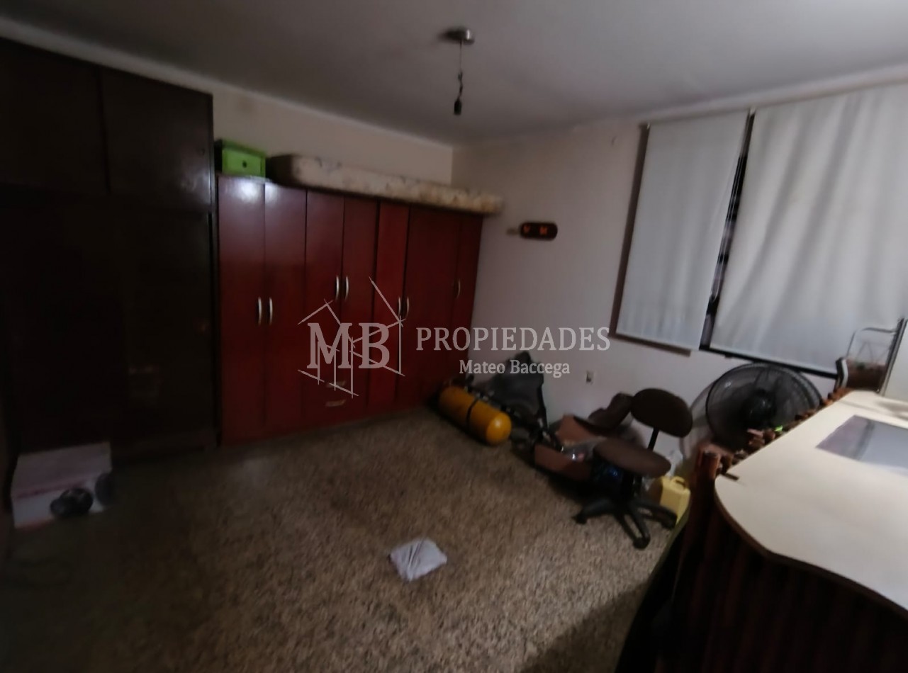 VENTA DE CASA AL FRENTE EN ZONA SUR