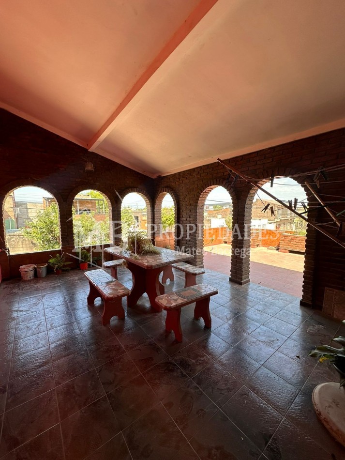 CASA CON LOCAL EN ZONA NORTE