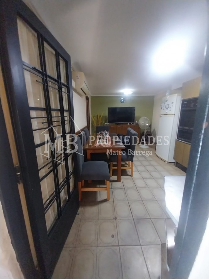CASA AL FRENTE EN BARRIO SARGENTO CABRAL