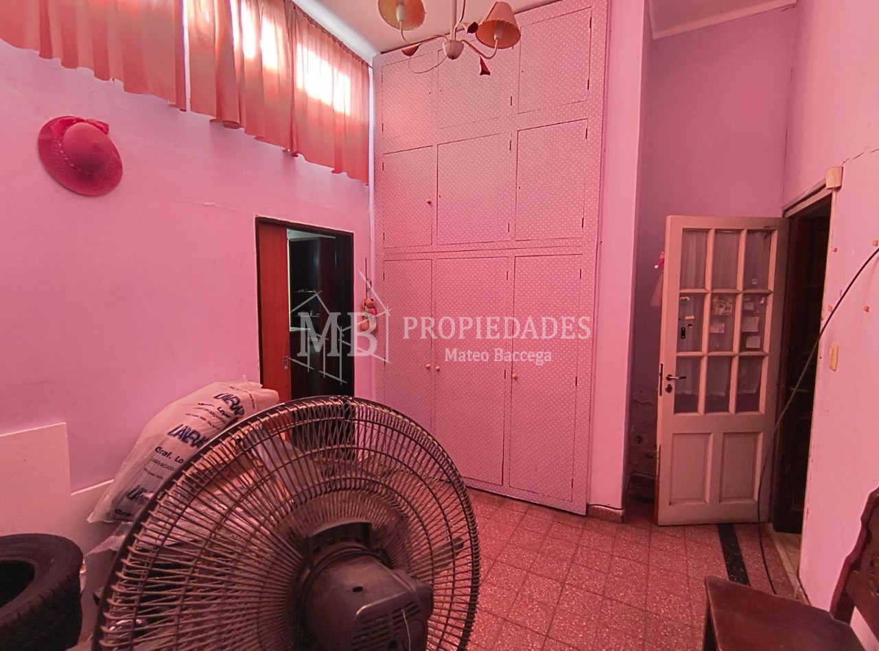 VENTA DE CASA AL FRENTE EN ZONA SUR