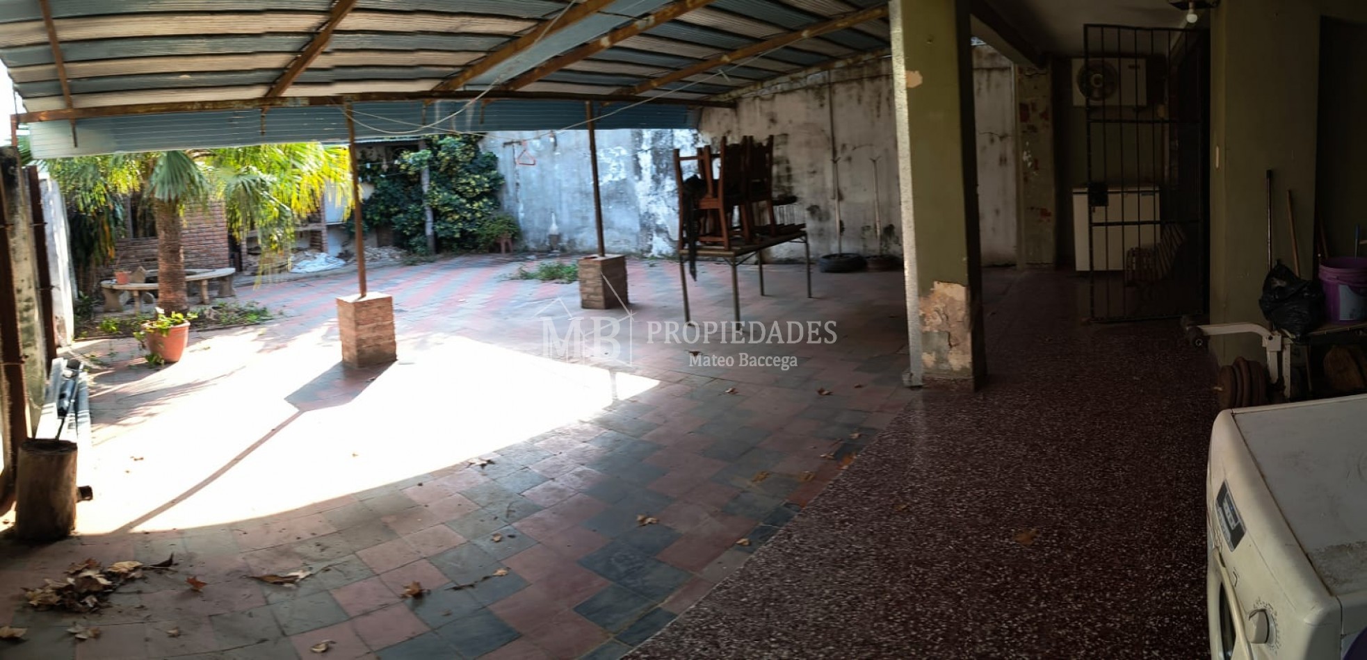 VENTA DE CASA AL FRENTE EN ZONA SUR