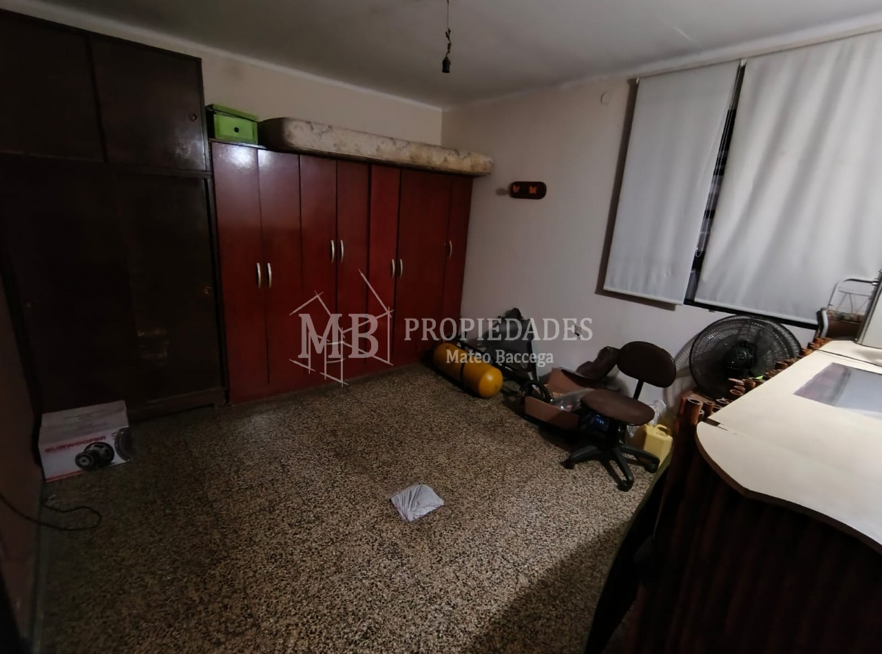 VENTA DE CASA AL FRENTE EN ZONA SUR