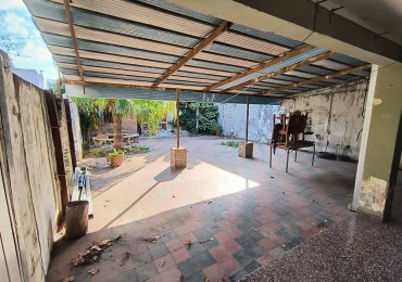 VENTA DE CASA AL FRENTE EN ZONA SUR