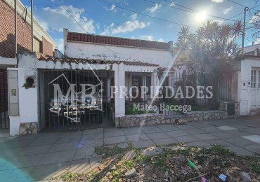 VENTA DE CASA AL FRENTE EN ZONA SUR
